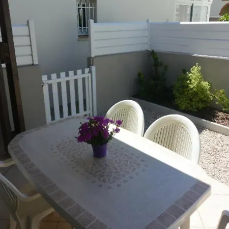 Ferienhaus Climatisee Pour 6 Avec Piscine Et Parking Proche - Fr-1-607-42 *