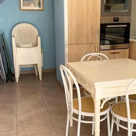 Climatisee Pour 6 Avec Piscine Et Parking Proche - Fr-1-607-42 Ferienhaus Agde